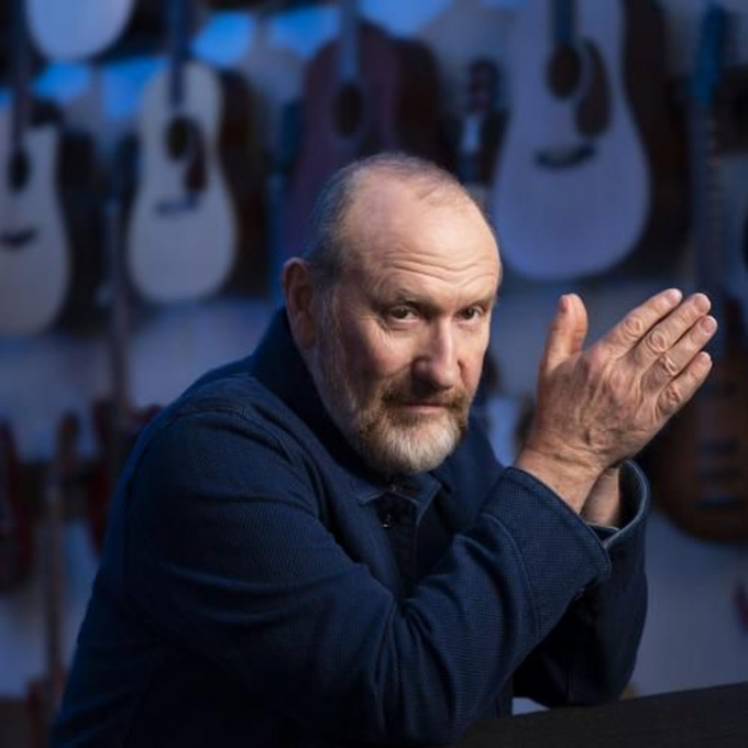 Colin Hay at Harrahs South Shore Showroom